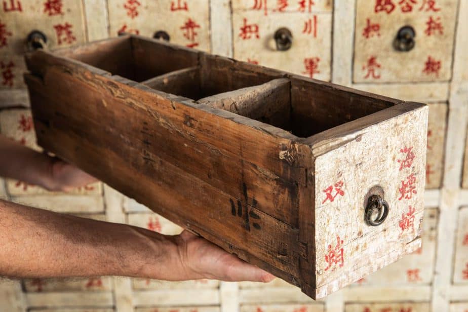 Sideboard-Pharmacy-Detail