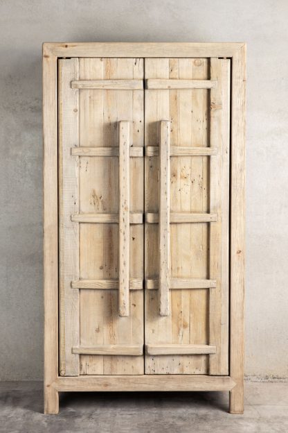 Armoire avec portes antiques-avant