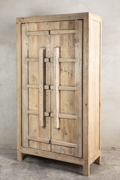 Armoire avec portes antiques-côté