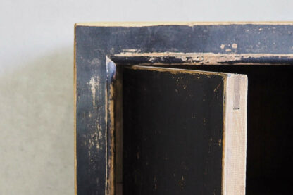 Wardrobe with black patina-AM01011-Detail-2
