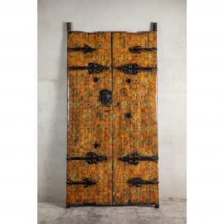 Tibetan ancient door AM01080