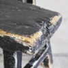 Taburete negro pequeño de madera vintage