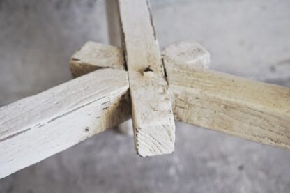 Taburete blanco vintage redondo