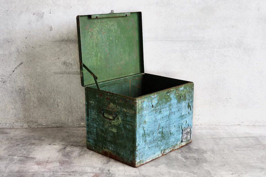 Large Vintage Metal Trunk | Antique metal trunk | AMARU