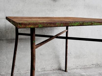 Table de jardin ancienne en métal vert (France, vers 1920).