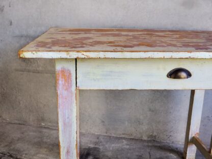 Mesa vintage blanca de madera maciza (Francia, c.1960).