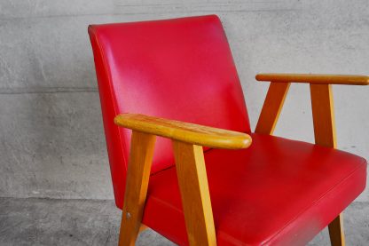 Fauteuil vintage rouge avec accoudoirs c.1960