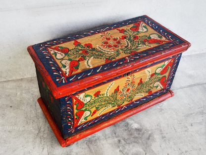 Ethnic antique chest (Slovakia, c.1920)