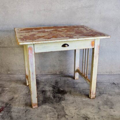 Mesa vintage blanca de madera maciza (Francia, c.1960).