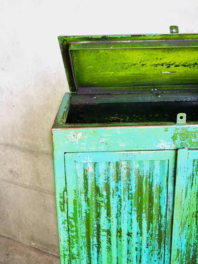 Meuble de bureau vintage provenant d'une usine automobile (Autriche vers 1950).