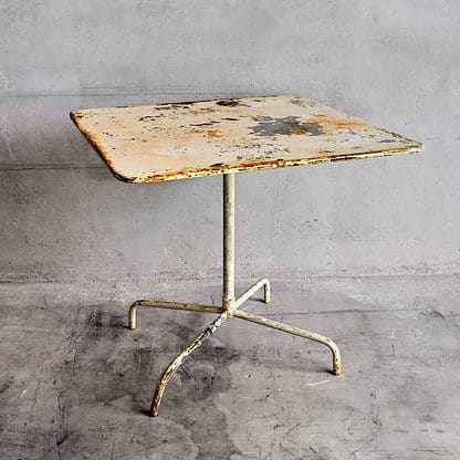 Mesa de jardín blanca vintage de metal (Francia, c.1950)