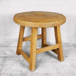Mesa redonda auxiliar de madera antigua maciza de olmo.