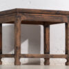 Mesa auxiliar cuadrada de madera antigua maciza