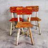 Set de tres sillas de colores vintage de madera para niño (Francia, c.1950)