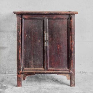 Commode ancienne en bois massif rouge bordeaux (Chine, vers 1870).