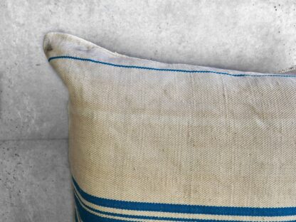 Cojín con rayas azul turquesa #25