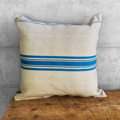 Cojín con rayas azul turquesa #25