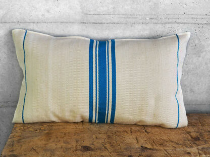 Cojín azul turquesa de lino natural confeccionado artesanalmente con sacos antiguos de harina #8