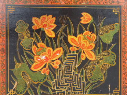 Baúl de madera antiguo con ilustraciones de flores de lotus (China, c.1900) #18