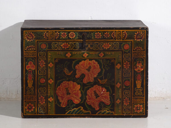 Baúl de madera antiguo con ilustraciones de peonías (China, c.1900) #5