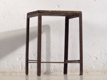 Taburete metálico rectangular industrial vintage (Francia, c.1950) #2