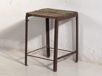 Taburete metálico rectangular industrial vintage (Francia, c.1950) #2