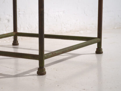 Table d'appoint ancienne avec pieds en métal (Autriche, vers 1920) – Image 6