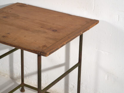 Table d'appoint ancienne avec pieds en métal (Autriche, vers 1920) – Image 10
