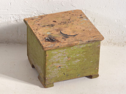 Taburete de madera vintage color verde (Rep.Checa, c.1950)