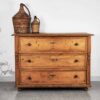 Cómoda madera decapada antigua de madera maciza de pino con tres cajones (c.1920)