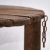 Mesa redonda antigua de madera con cadena metálica (c.1920)