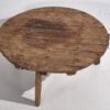 Mesa redonda antigua de madera con cadena metálica (c.1920)