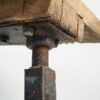 Antigua mesa de trabajo de madera maciza y hierro
