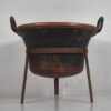 Caldero de cobre sobre soporte antiguo (c.1950)
