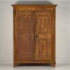 Armario antiguo de madera con dos puertas (c.1900)