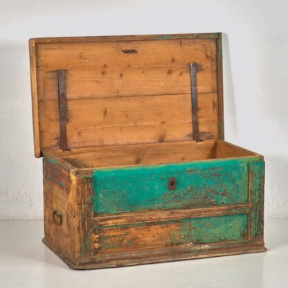 Baúl de madera maciza antiguo color verde (c.1890)