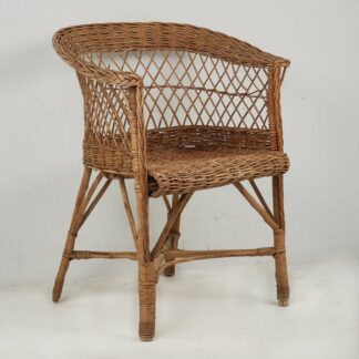 Butaca de mimbre antigua(c.1920).