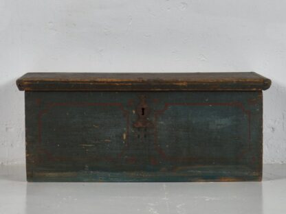 Baúl antiguo de madera maciza de color azul (c.1890)
