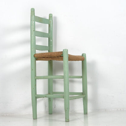 Silla antigua de color verde menta (c.1900)