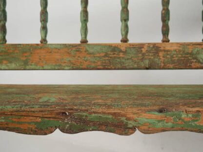 Banco para exterior de madera antiguo de color verde (c.1900)