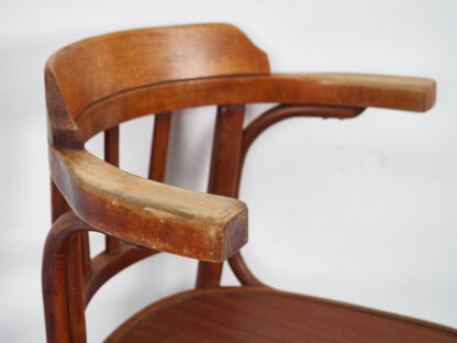 Silla Thonet antigua con reposabrazos (c.1900)