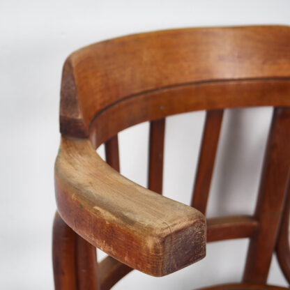 Silla Thonet antigua con reposabrazos (c.1900)