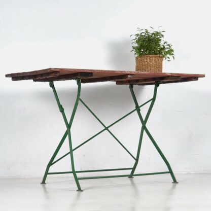 Mesa plegable para jardín de color rojo (c.1950)