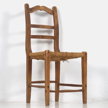 Silla antigua de madera (c.1920)