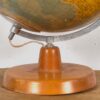 Globo terráqueo giratorio (c.1950)