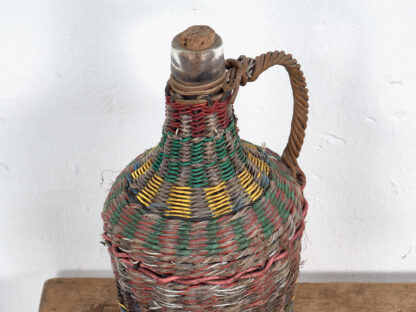 Botella antigua con forro de colores (c.1920) #2