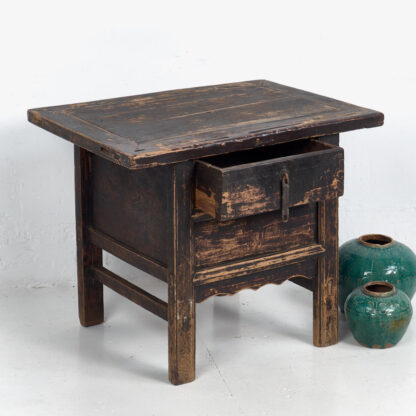 Mesa de noche antigua con espacio secreto (China, c.1880)