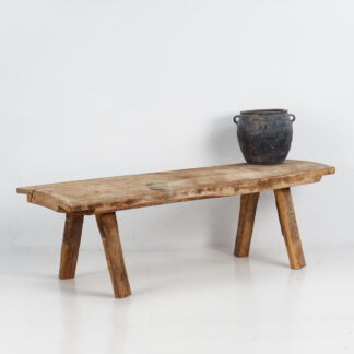 Mesa de centro antigua con patas de madera maciza (Austria, c.1920)