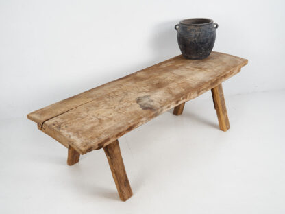 Mesa de centro antigua con patas de madera maciza (Austria, c.1920)