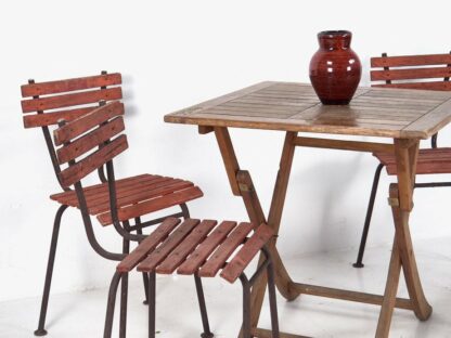 Conjunto de mesa y sillas para exterior (c. 1900). Conjunto de 5 piezas